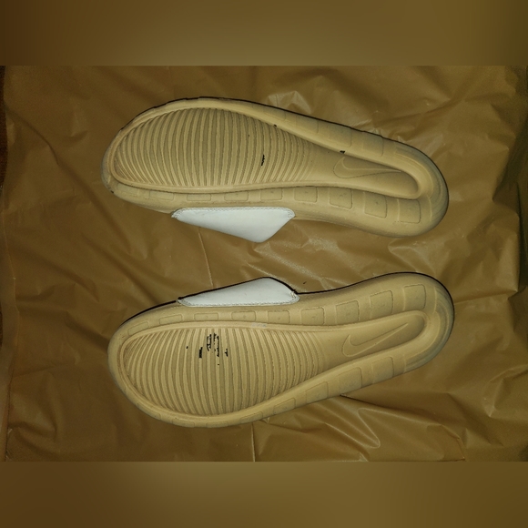 Cloud nike shoes - Picture 5 of 5